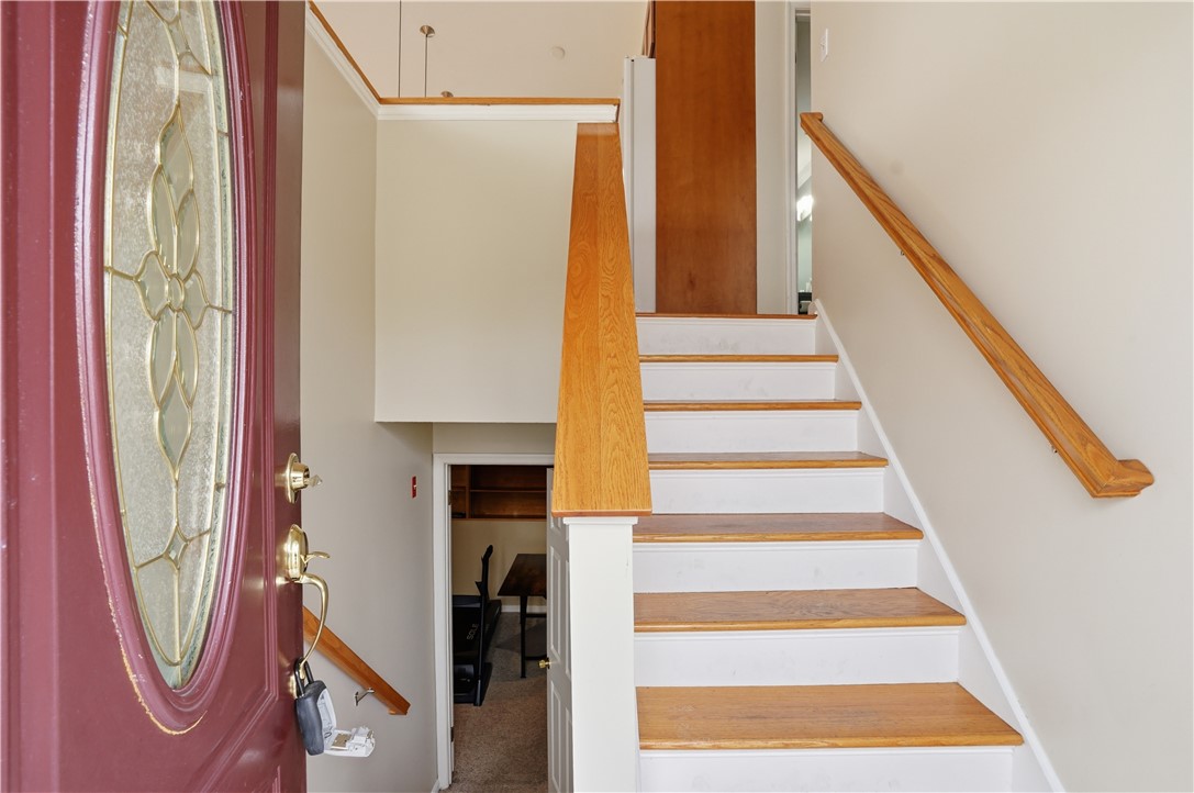 77 Valley View Drive Cranston, RI 02921 - Photo 5 of 49