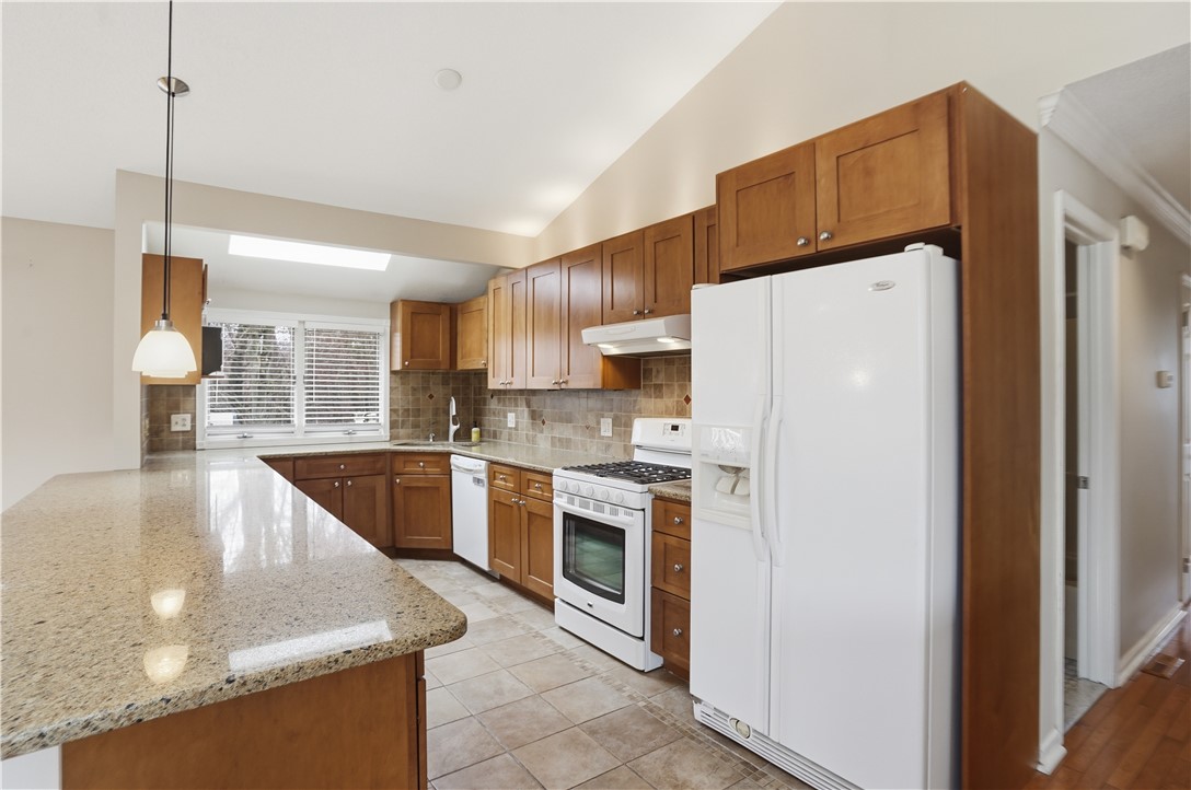 77 Valley View Drive Cranston, RI 02921 - Photo 6 of 49