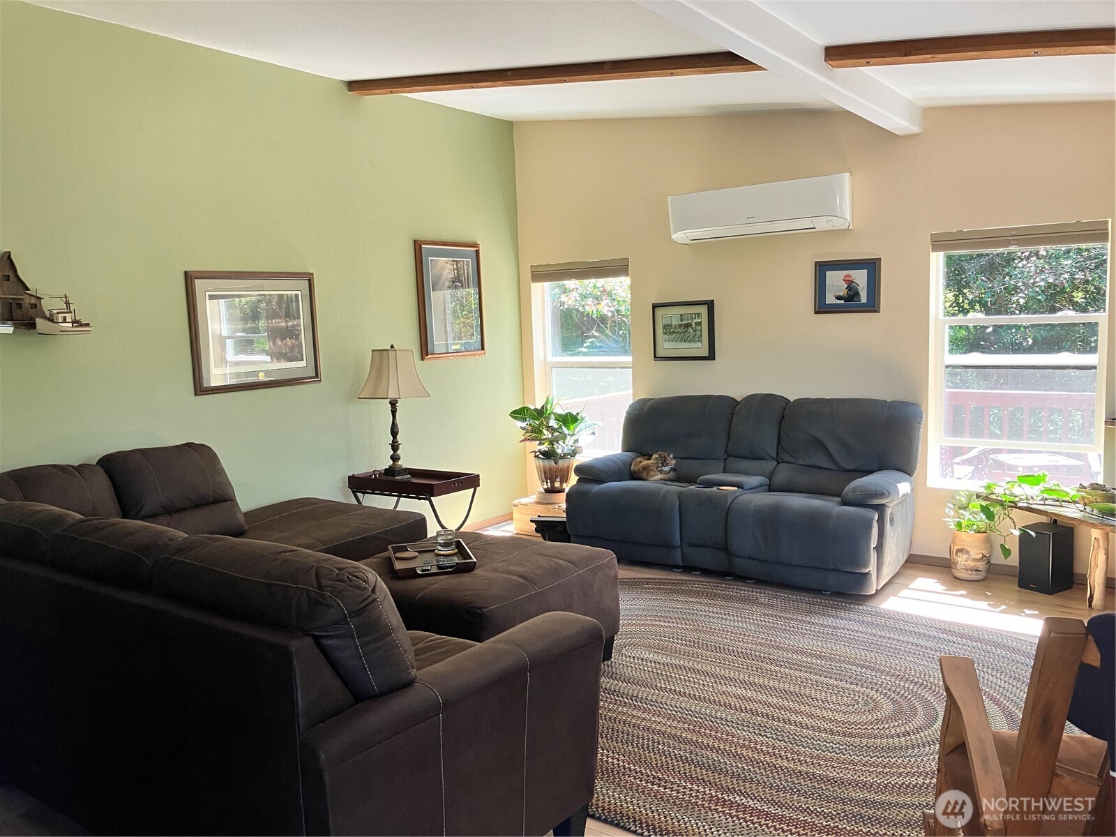 1171 Ray Hicks Street Raymond, WA 98577 - Photo 5 of 33 a living room with furniture and a window