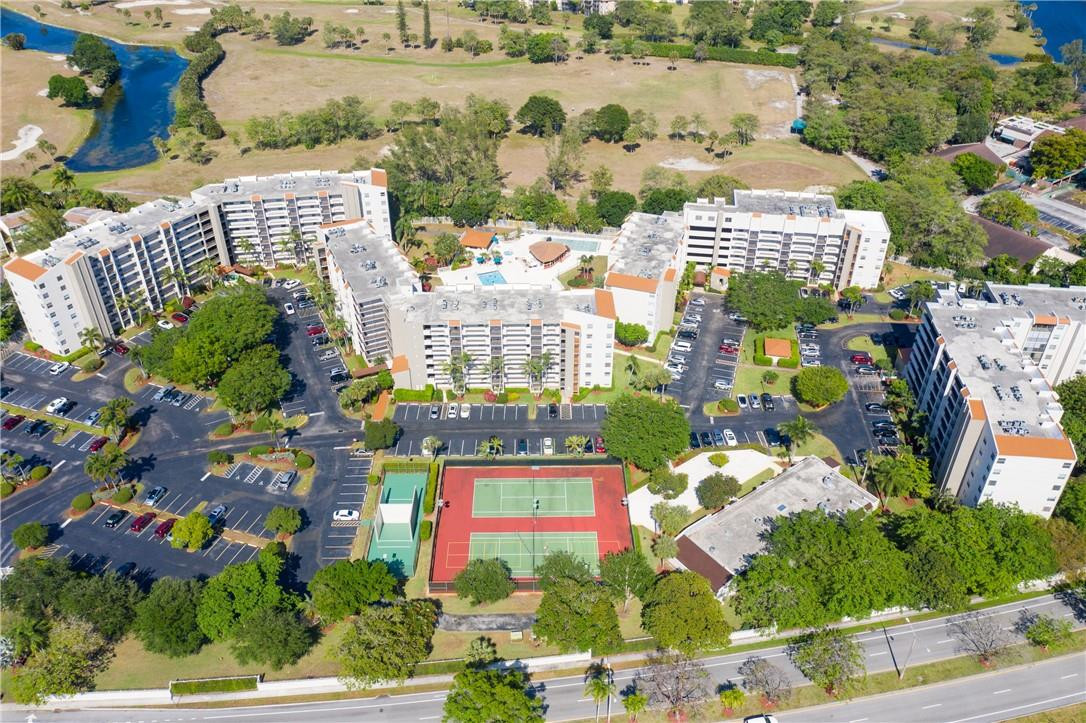 3900 Inverrary Boulevard, Unit E2 Lauderhill, FL 33319 - Photo 43 of 45 a city view