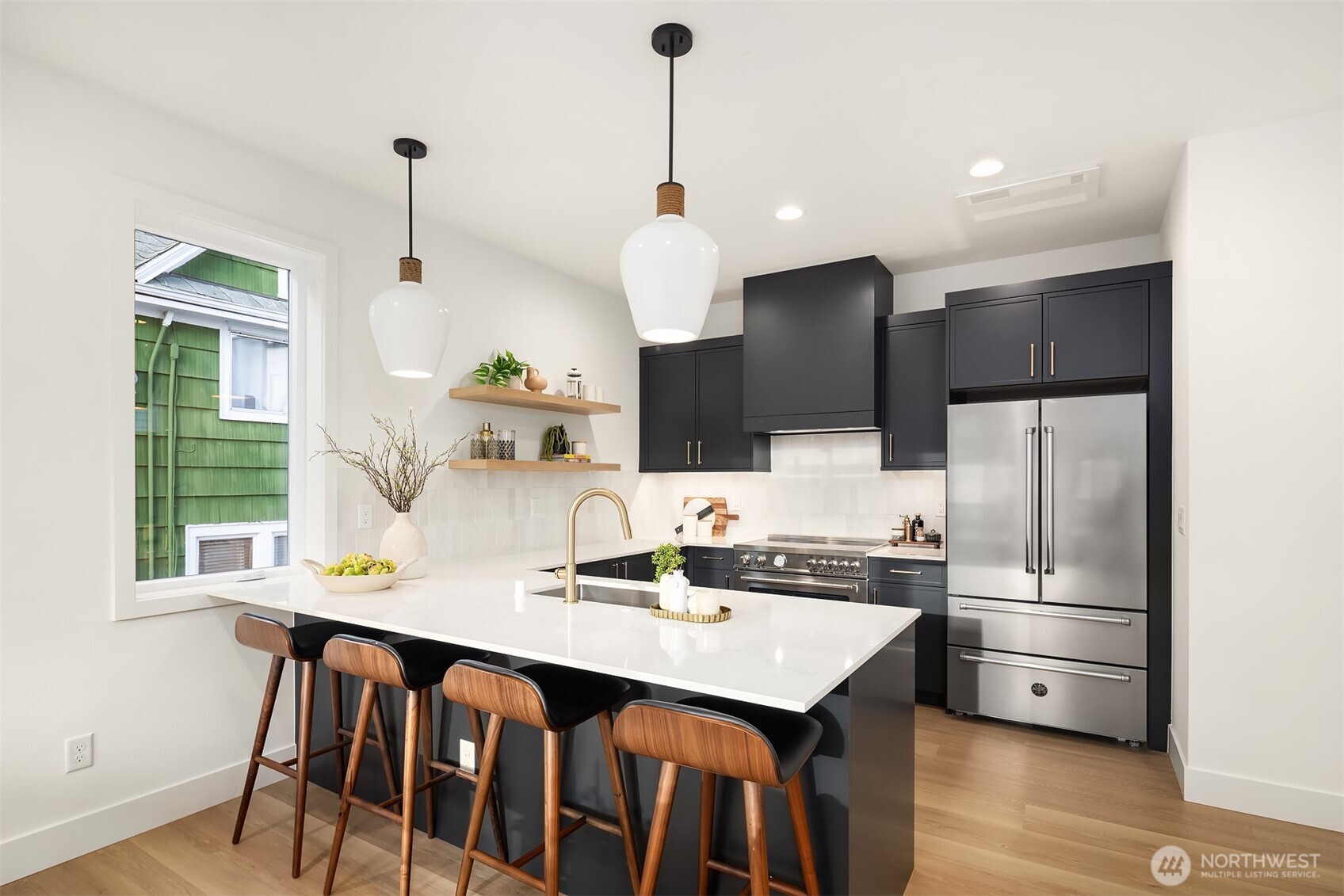 4010 Midvale Avenue North Seattle, WA 98103 - Photo 12 of 36 Gallery Image 12