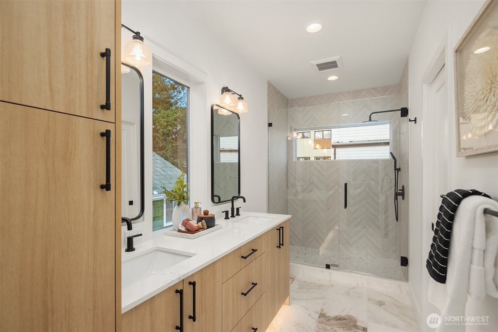 4010 Midvale Avenue North Seattle, WA 98103 - Photo 19 of 36 Gallery Image 19