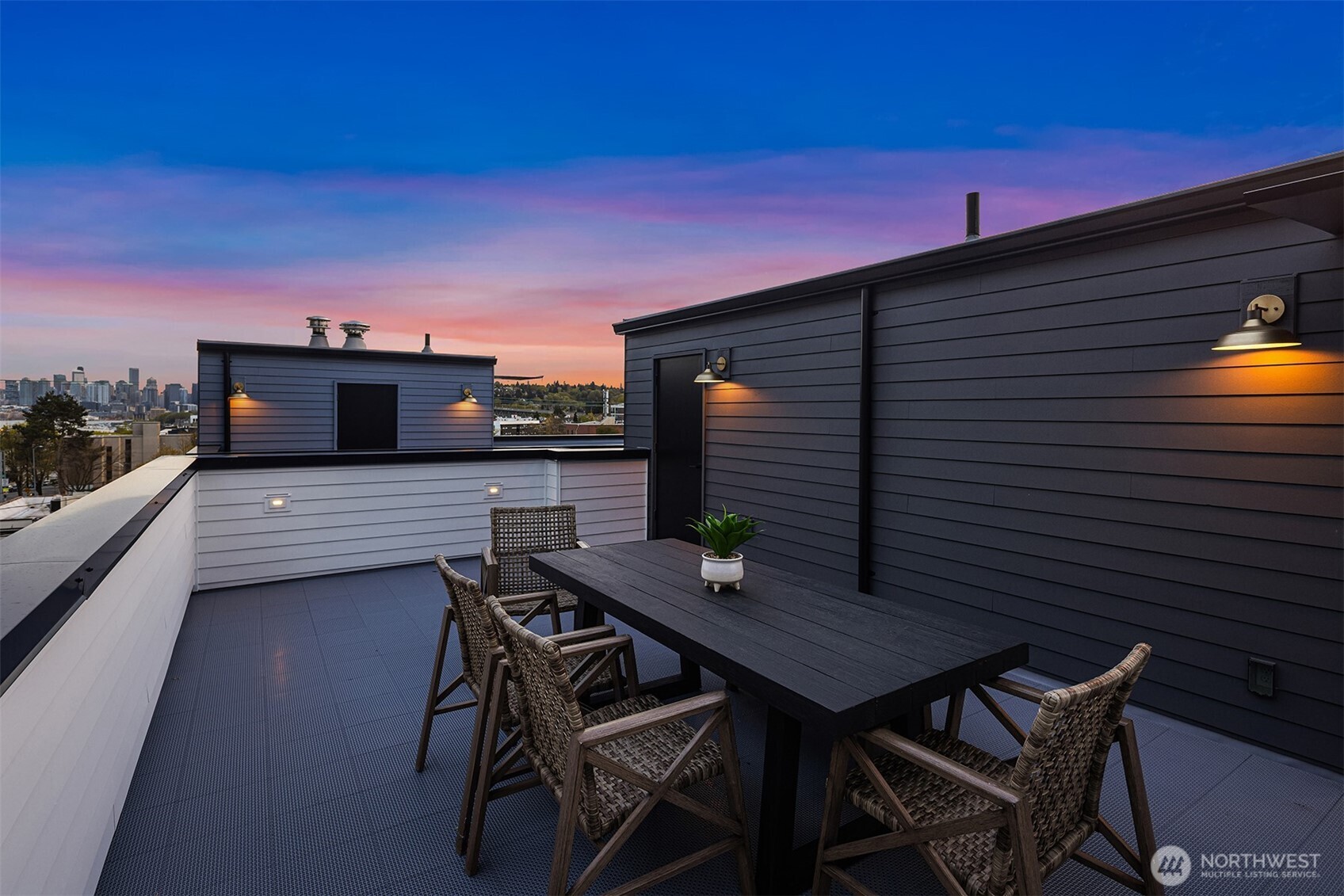 4010 Midvale Avenue North Seattle, WA 98103 - Photo 21 of 36 Gallery Image 21