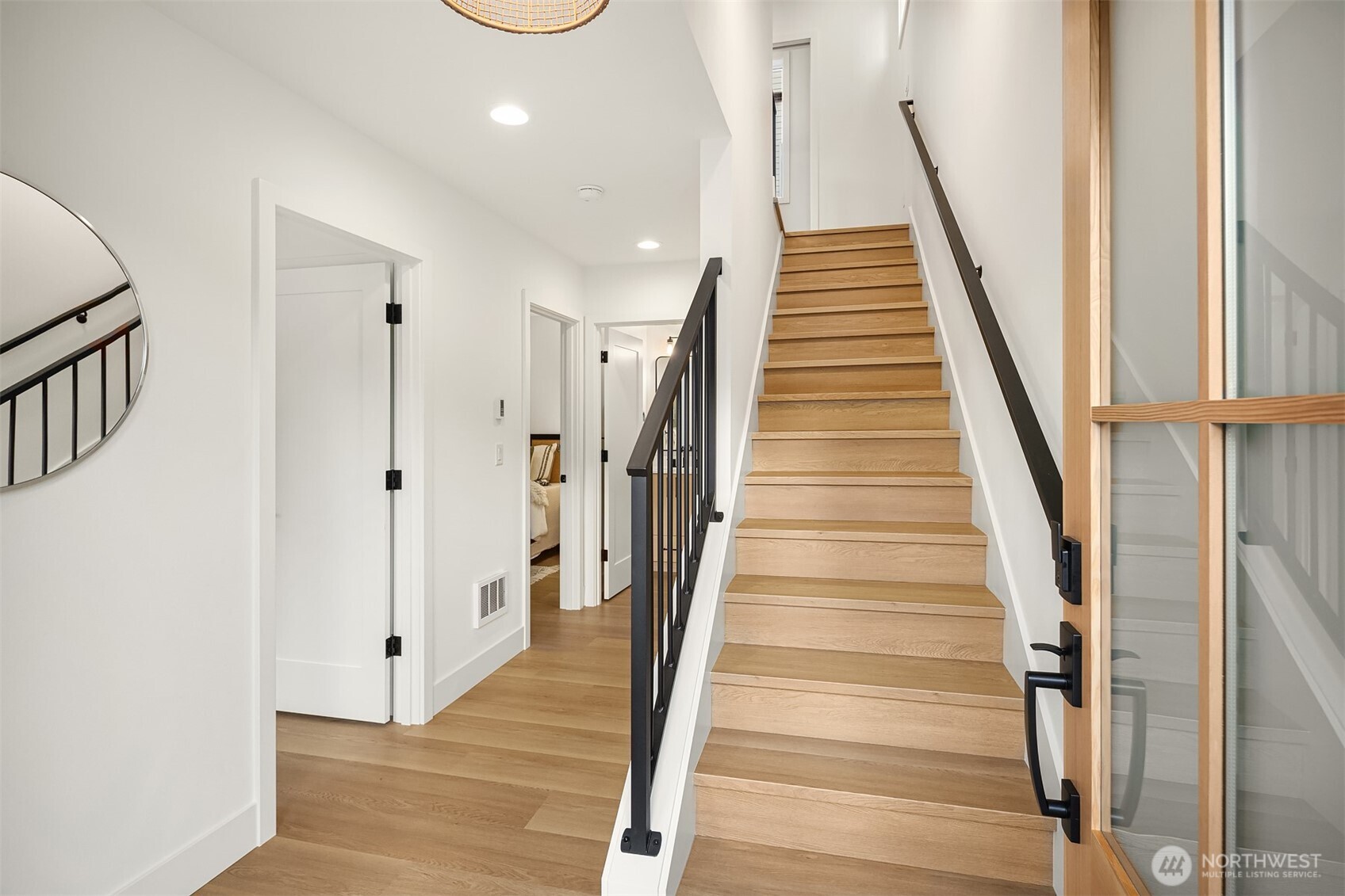 4010 Midvale Avenue North Seattle, WA 98103 - Photo 3 of 36 Gallery Image 3