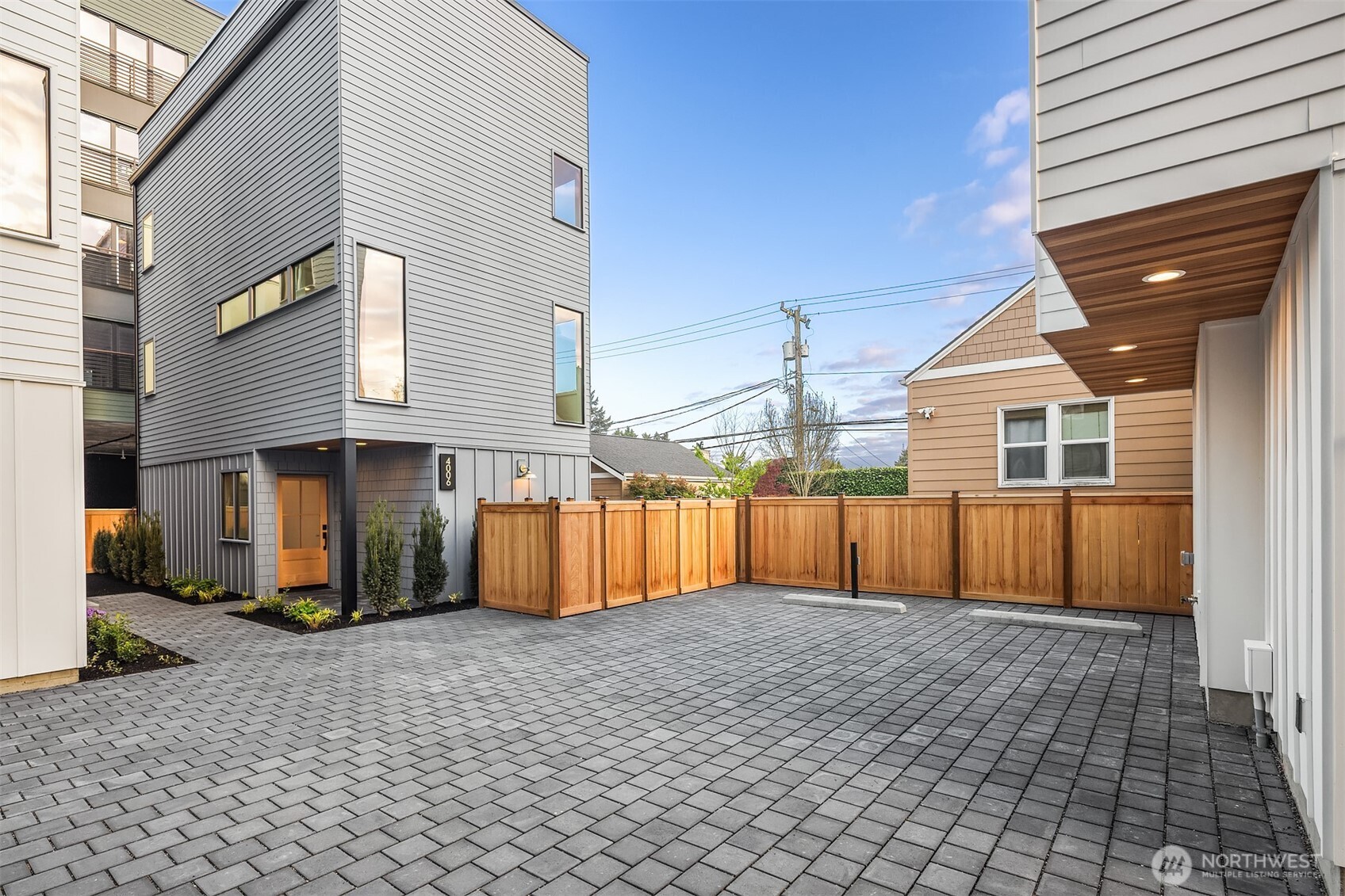 4010 Midvale Avenue North Seattle, WA 98103 - Photo 31 of 36 Gallery Image 31