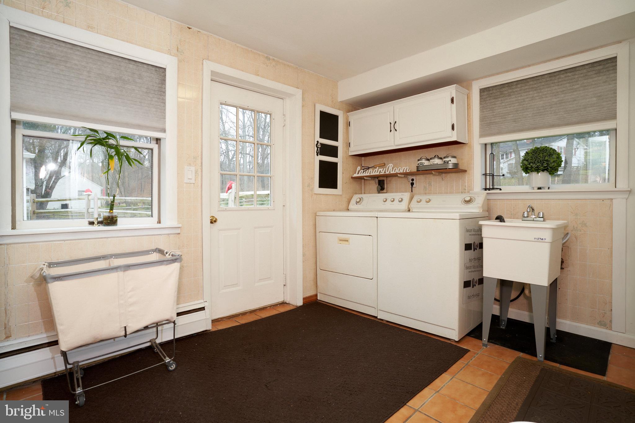 270 Street Road West Chester, PA 19382 - Photo 14 of 25 Mud Room/Laundry
