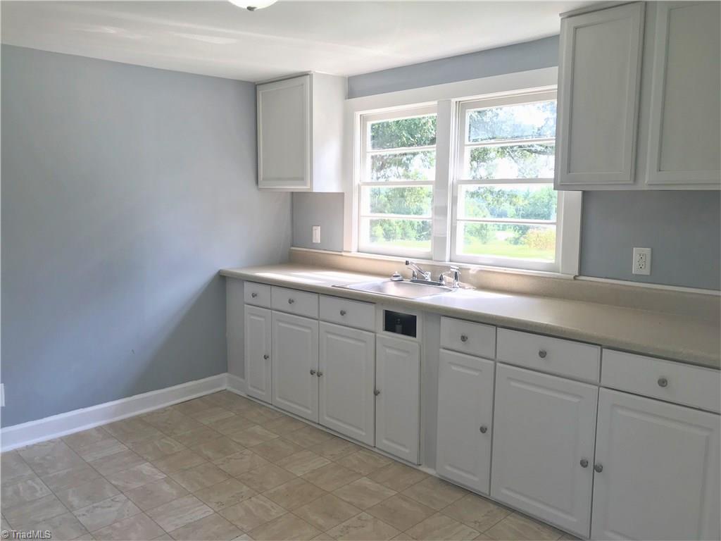 311 Brooks Road Reidsville, NC 27320 - Photo 2 of 25 Gallery Image 2