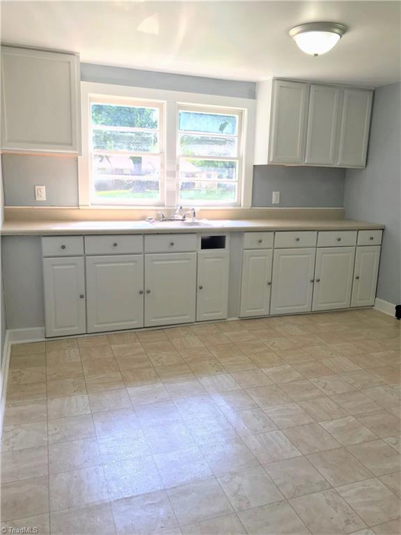 311 Brooks Road Reidsville, NC 27320 - Photo 3 of 25 Gallery Image 3