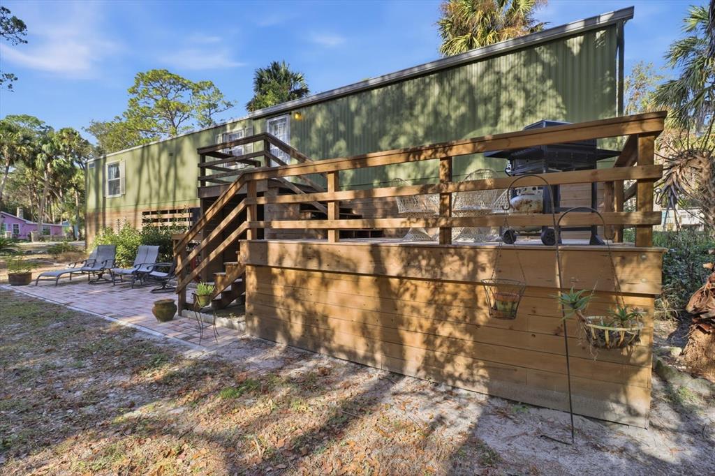 24 62nd Street Yankeetown, FL 34498 - Photo 3 of 5 a view of a large building