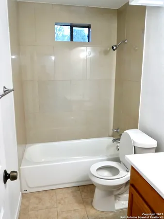 $1,150 | 755 Country Club Drive, Unit 4, Seguin, TX 78155