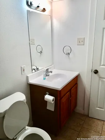 $1,150 | 755 Country Club Drive, Unit 4, Seguin, TX 78155