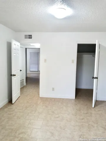 $1,150 | 755 Country Club Drive, Unit 4, Seguin, TX 78155