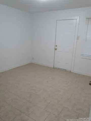 $1,150 | 755 Country Club Drive, Unit 4, Seguin, TX 78155