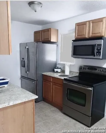 $1,150 | 755 Country Club Drive, Unit 4, Seguin, TX 78155