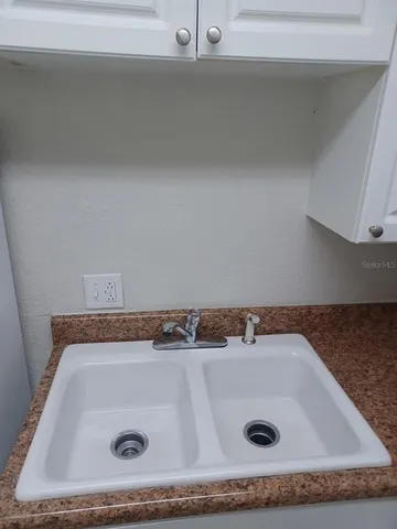 $1,000 | 13693 Orange Sunset Drive, Unit 102, Tampa, FL 33618