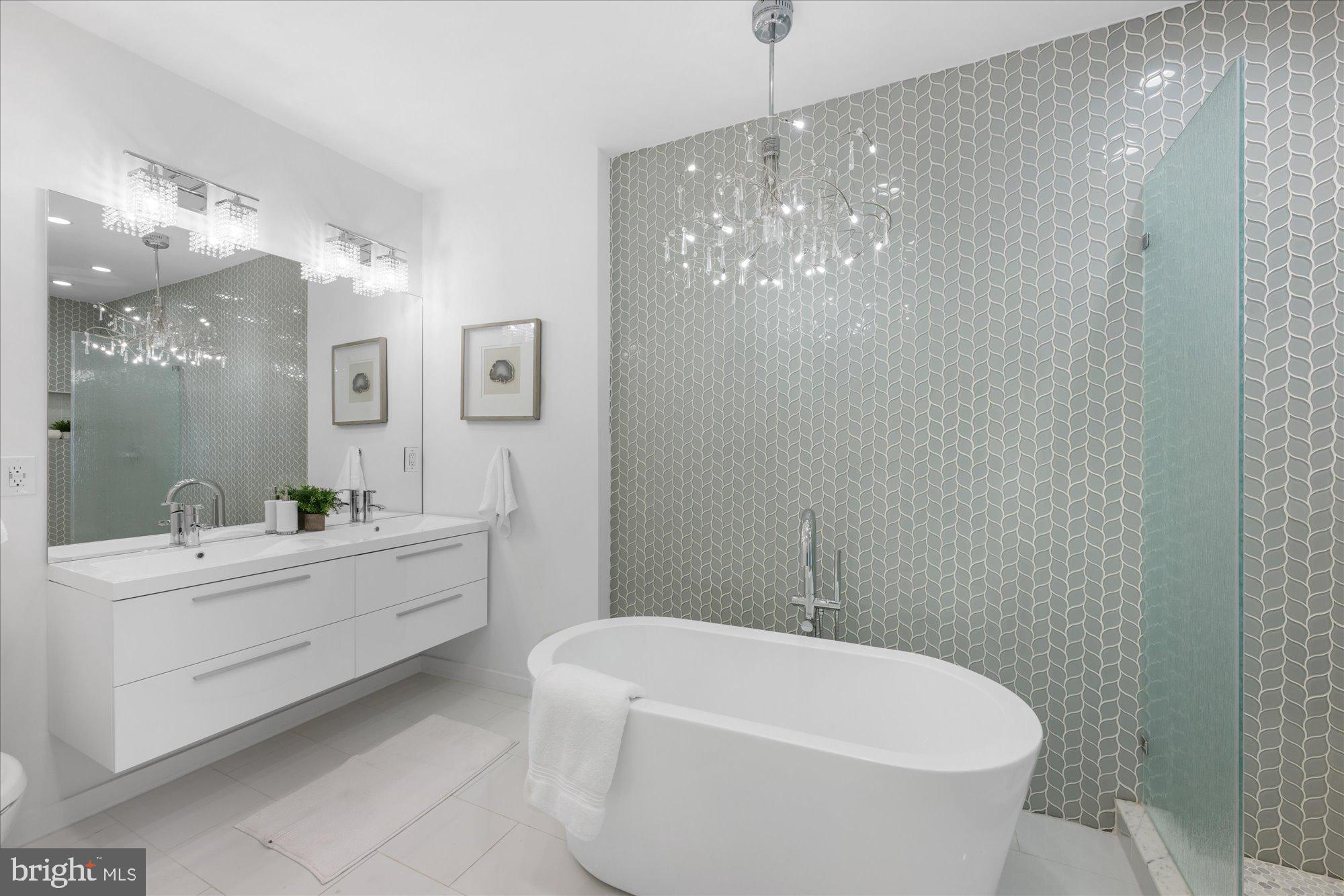 2315 Ontario Road Northwest, Unit 2 Washington, DC 20009 - Photo 12 of 25 Spa Bathroom With Tub