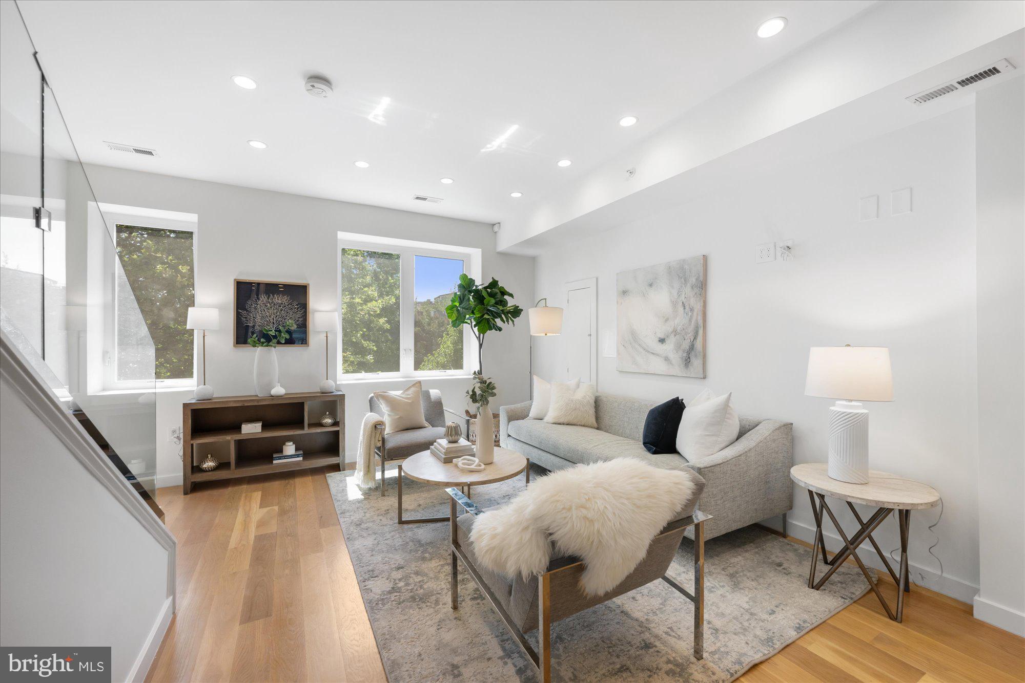 2315 Ontario Road Northwest, Unit 2 Washington, DC 20009 - Photo 22 of 25 Open Concept Floorplan - Living Room