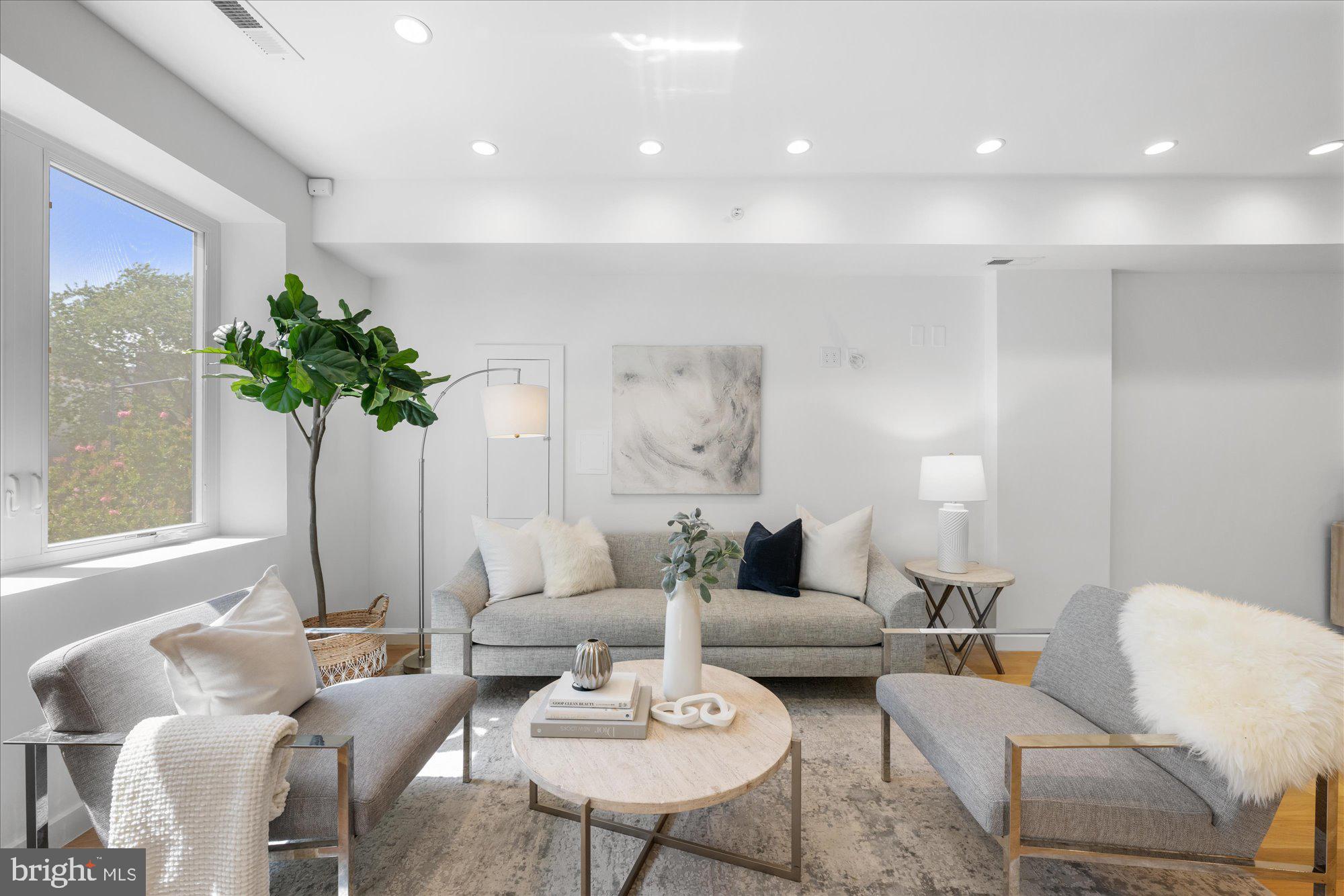2315 Ontario Road Northwest, Unit 2 Washington, DC 20009 - Photo 23 of 25 Open Concept Floorplan - Living Room