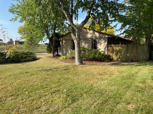 6328 Peacedale Avenue Edina, MN 55424 - Photo 2 of 34