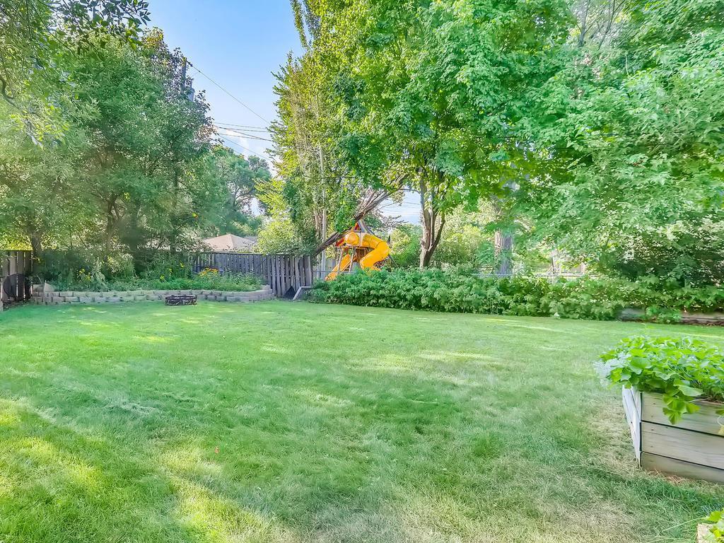 6328 Peacedale Avenue Edina, MN 55424 - Photo 3 of 34