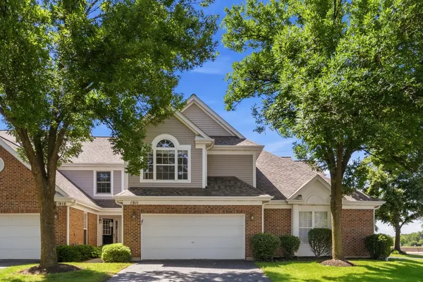 $365,000 | 1911 North Silver Lake Road, Arlington Heights, IL 60004