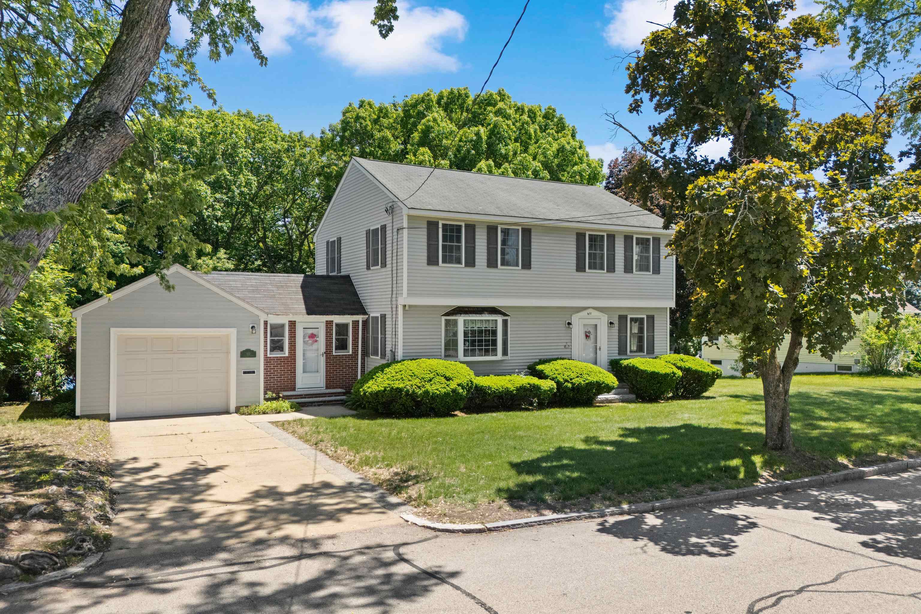 611 Coolidge Avenue Manchester, NH 03102 - Photo 1 of 55