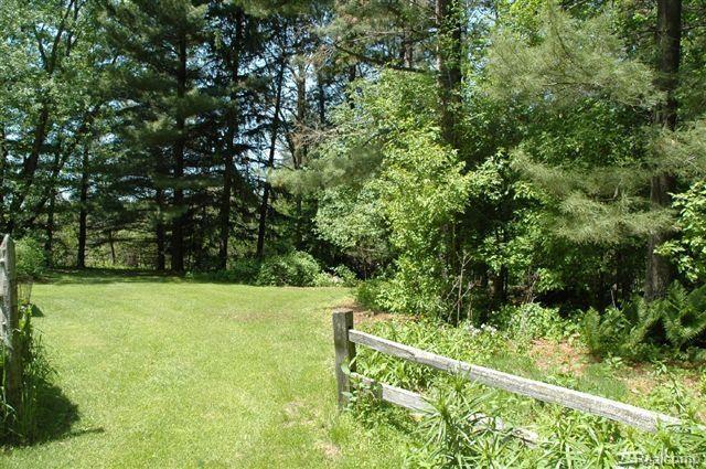 11300 Marshall Road South Lyon, MI 48178 - Photo 20 of 22 DSC_3944