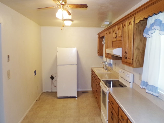 2128 South Sievers Road Vincennes, IN 47591 - Photo 4 of 20 Gallery Image 4