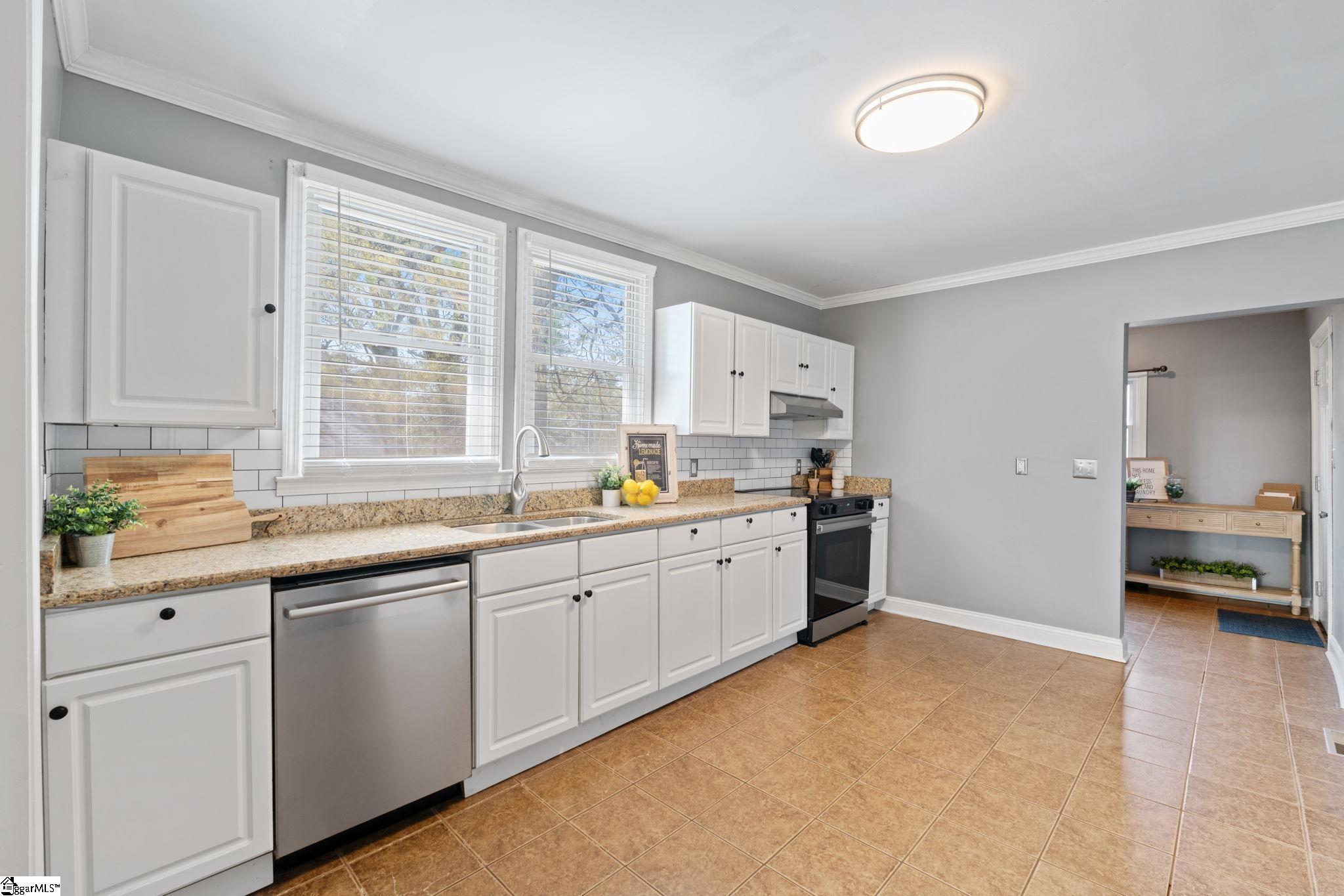 101 Lawrence Street Lyman, SC 29365 - Photo 11 of 28