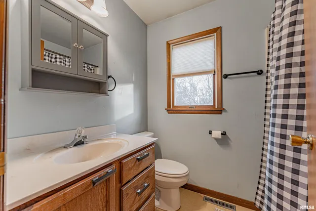 $260,000 | 214 North Maple Avenue, Minier, IL 61759