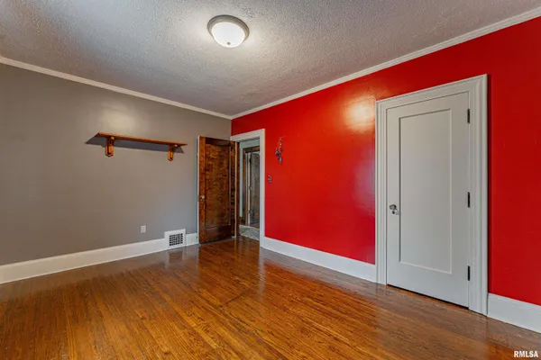 $209,000 | 214 North Maple Avenue, Minier, IL 61759