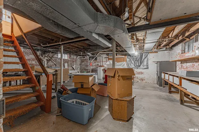 $260,000 | 214 North Maple Avenue, Minier, IL 61759