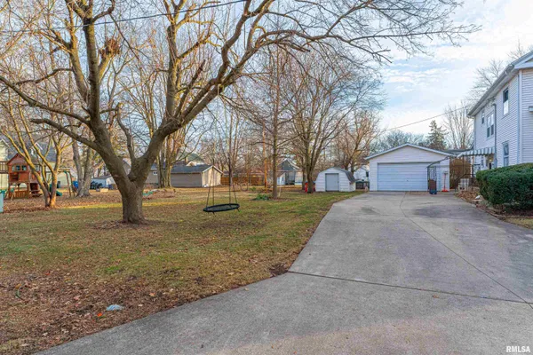 $209,000 | 214 North Maple Avenue, Minier, IL 61759