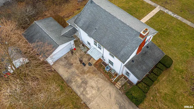 $260,000 | 214 North Maple Avenue, Minier, IL 61759