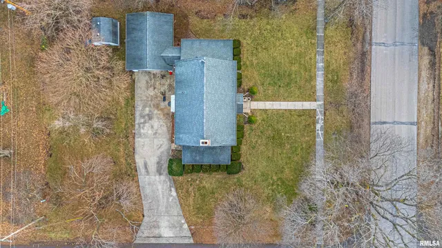 $260,000 | 214 North Maple Avenue, Minier, IL 61759