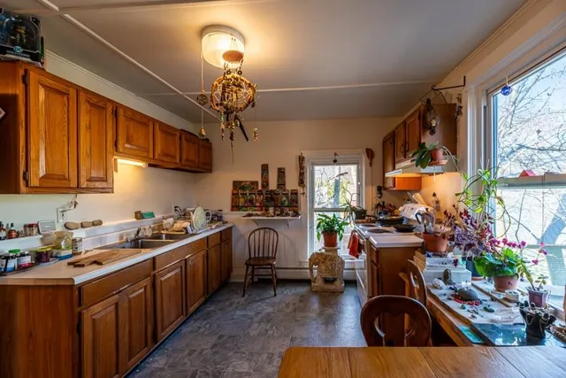 $640,000 | 105 Elm Street, Manchester, VT 05255