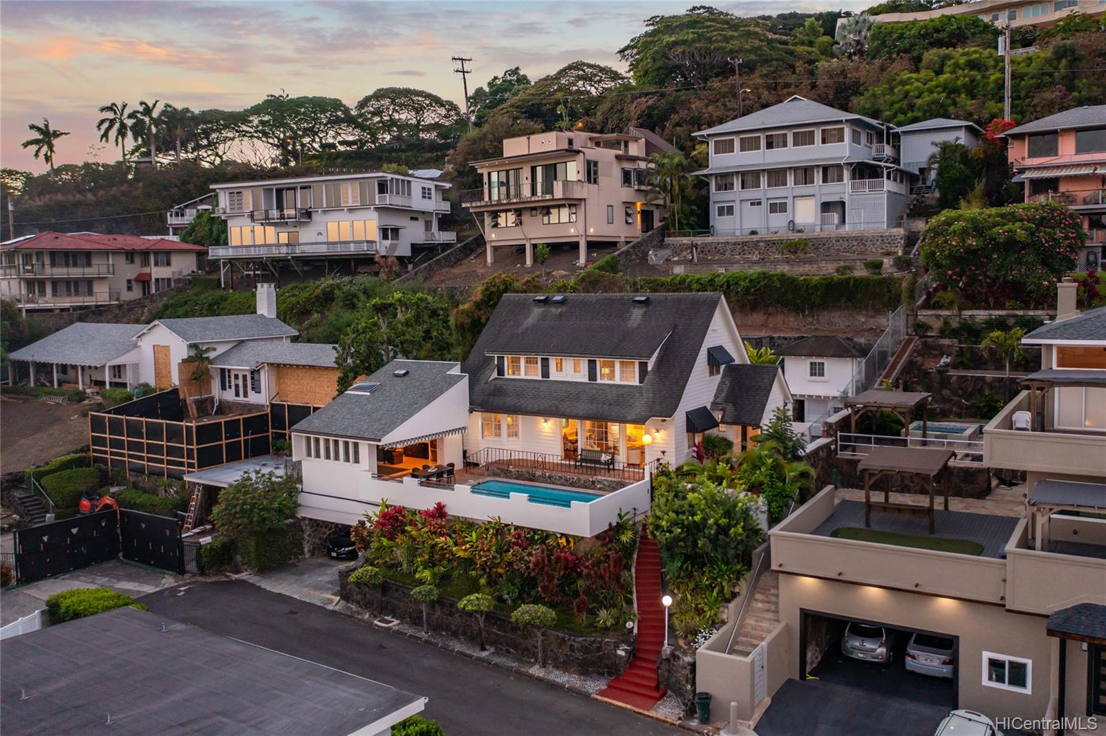 2121 Ke’eaumoku Street, Honolulu, HI 96822 Compass