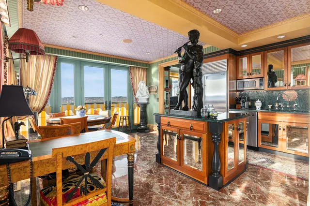 $7,000,000 | 414 South Main Street, Unit 10, Ann Arbor, MI 48104