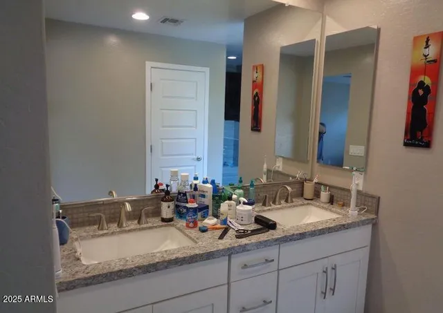 $2,640 | 240 North Senate Street, Chandler, AZ 85225