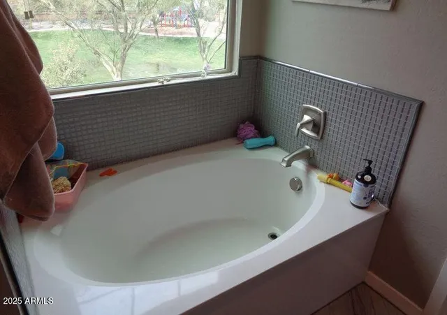 $2,640 | 240 North Senate Street, Chandler, AZ 85225