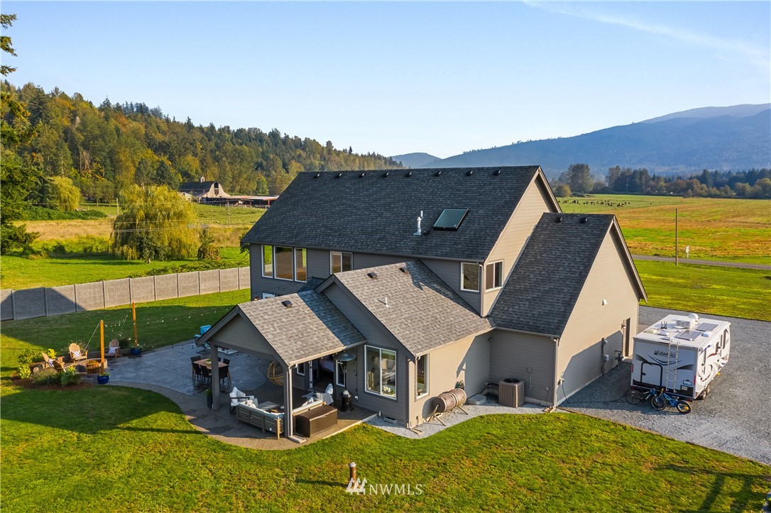 3842 East Hoff Road Everson, WA 98247 - Photo 5 of 39 Gallery Image 5