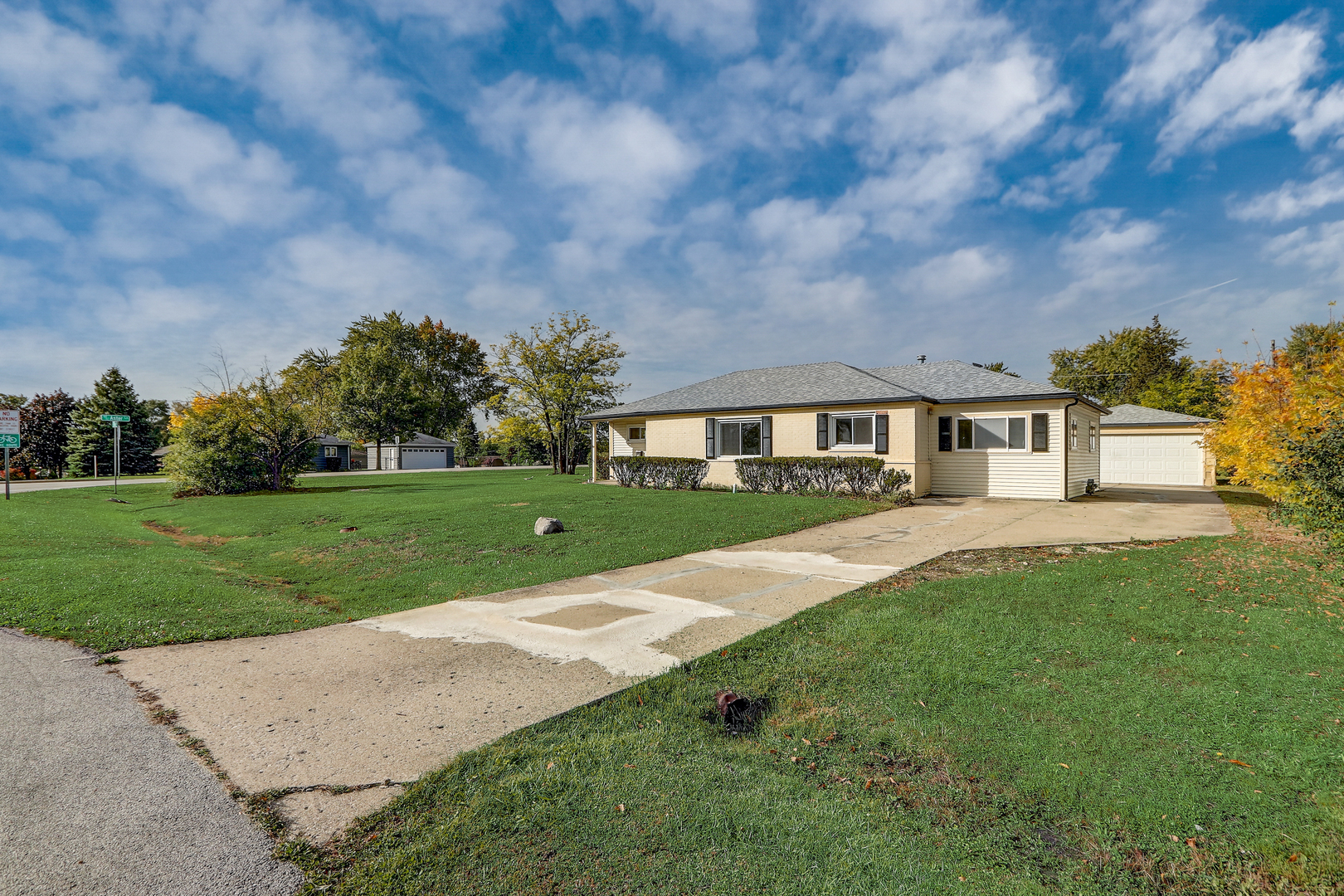 1180 Ash Road Hoffman Estates, IL 60169 - Photo 33 of 39 Gallery Image 33