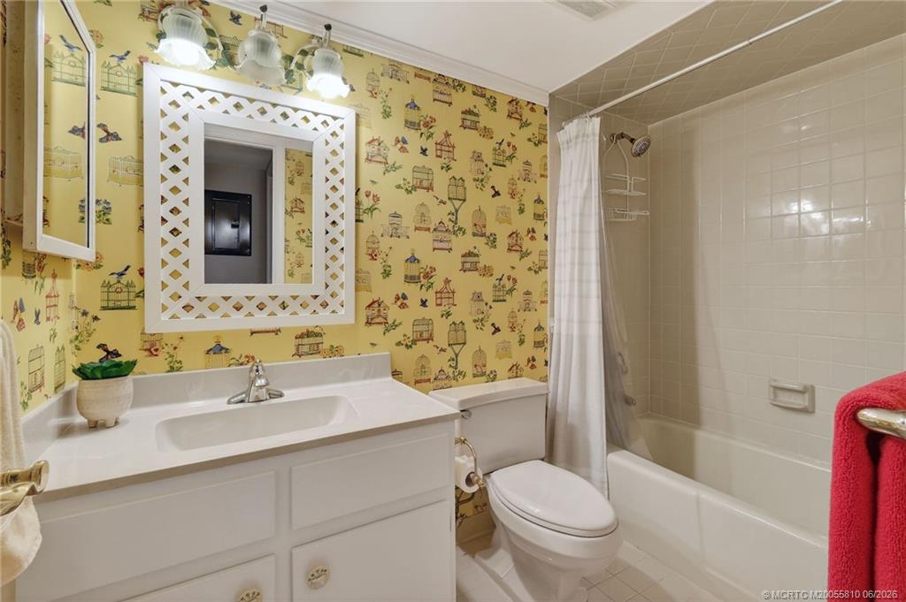 5152 Southeast Club Way, Unit 104 Stuart, FL 34997 - Photo 31 of 43 Guest Bathroom