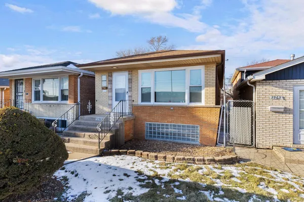 $338,999 | 2964 West Columbus Avenue, Chicago, IL 60652