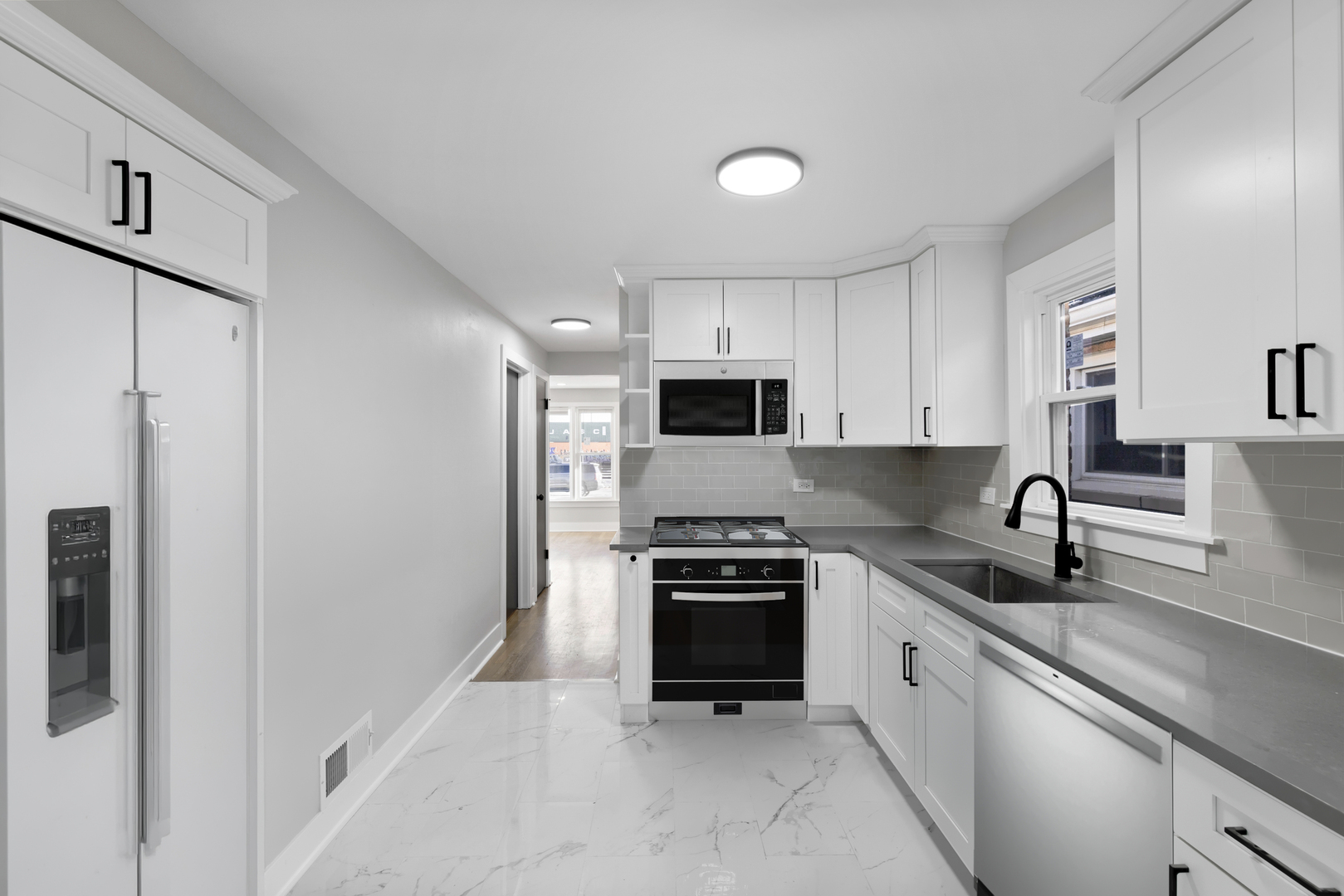 2964 West Columbus Avenue Chicago, IL 60652 - Photo 10 of 34