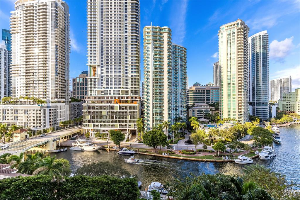 511 Southeast 5th Avenue, Unit 1022 Fort Lauderdale, FL 33301 - Photo 19 of 67 a view of a city with tall buildings