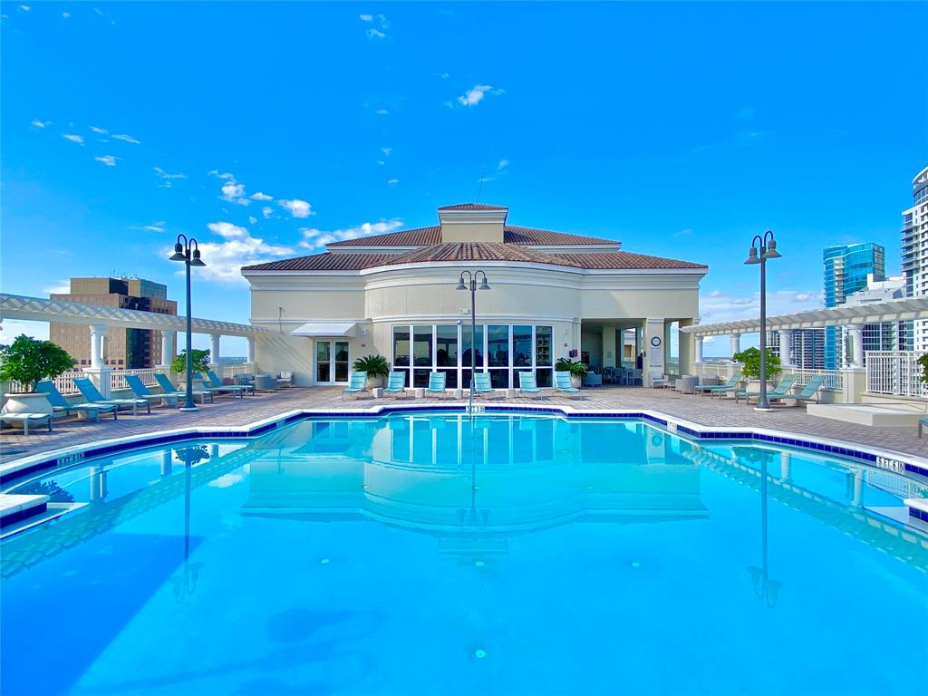 511 Southeast 5th Avenue, Unit 1022 Fort Lauderdale, FL 33301 - Photo 36 of 67 a view of a house with swimming pool having outdoor seating