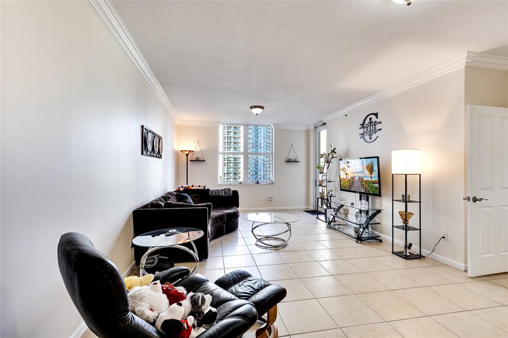511 Southeast 5th Avenue, Unit 1022 Fort Lauderdale, FL 33301 - Photo 8 of 67 a living room with furniture and a window