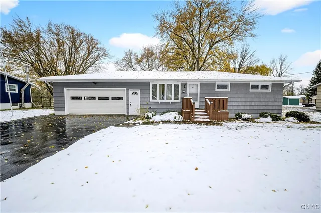 $249,900 | 8541 Belnor Drive, Cicero, NY 13039