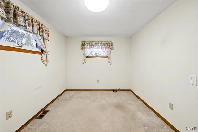 $263,000 | 8541 Belnor Drive, Cicero, NY 13039